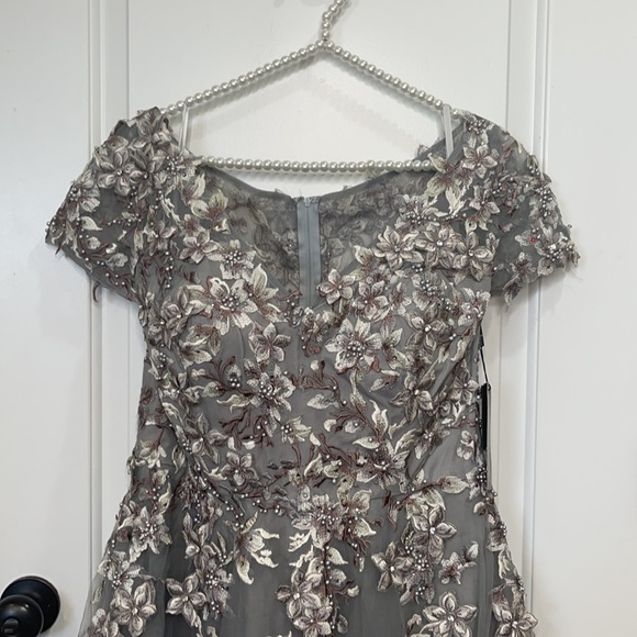 *NEW* LA FEMME 27968 floral embroidery appliqué cinderella ballgown - Picture 5 of 17